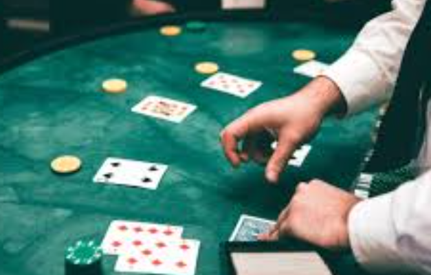 Poker Casino dan Perbedaannya dengan Poker Online